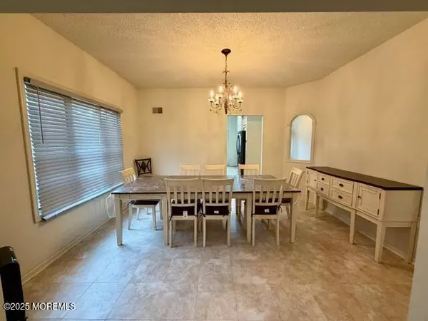 Monroe, NJ 08831,2 London Drive