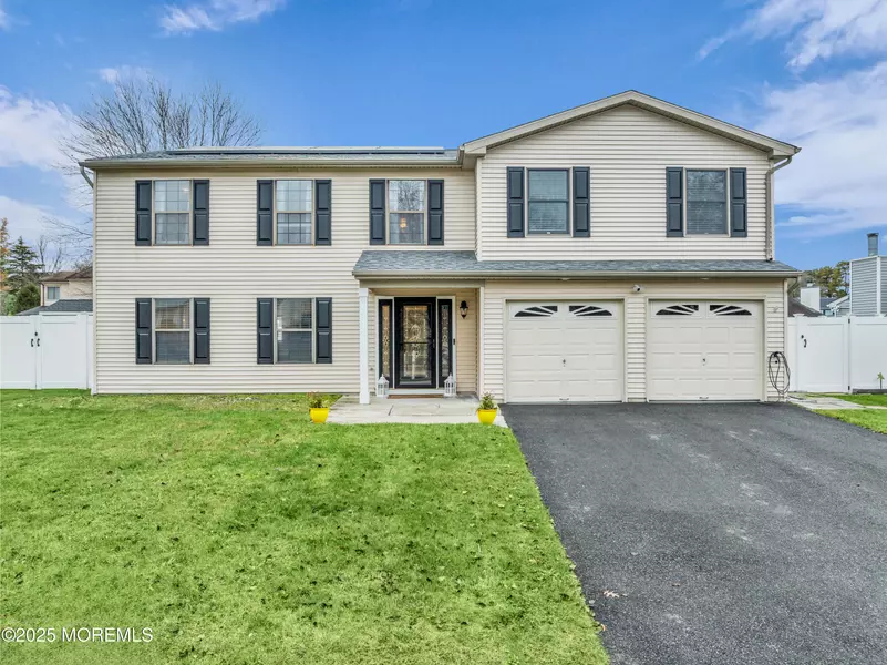 38 Kiwi Loop, Howell, NJ 07731