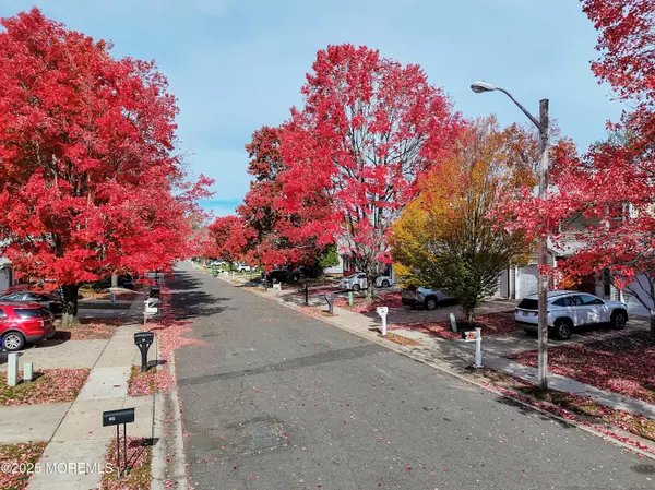 Eatontown, NJ 07724,68 Oak Lane