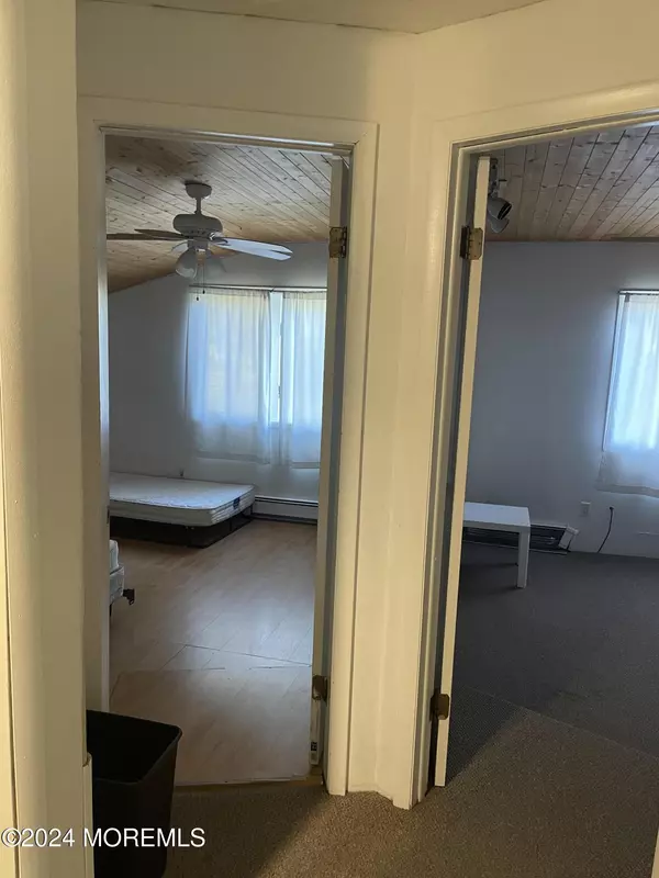 Oakhurst, NJ 07755,349 S Lincoln Avenue