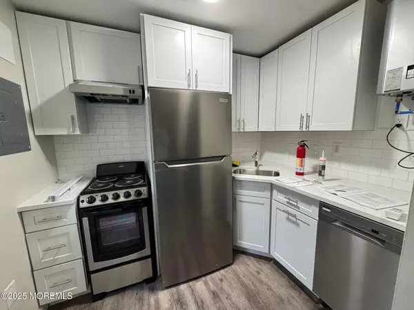 Leonardo, NJ 07737,11 Washington Avenue #2