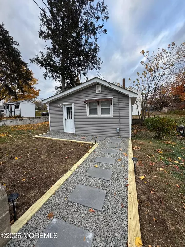 Leonardo, NJ 07737,11 Washington Avenue #2