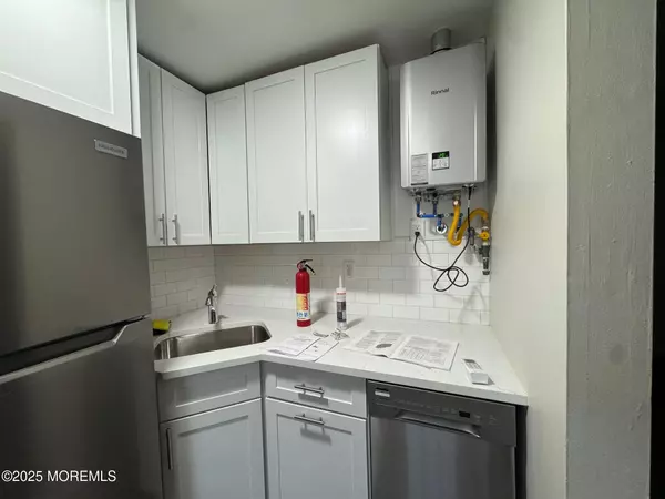 Leonardo, NJ 07737,11 Washington Avenue #2