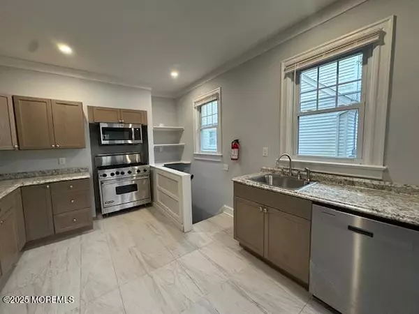 Allenhurst, NJ 07711,316 Spier Avenue #1
