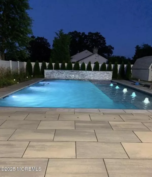 55 Heath Avenue, Oakhurst, NJ 07755