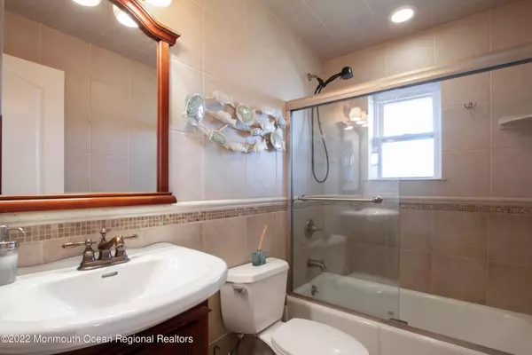 Long Branch, NJ 07740,455 Ocean Boulevard #25