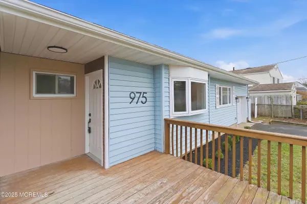 Toms River, NJ 08753,975 Hunt Drive