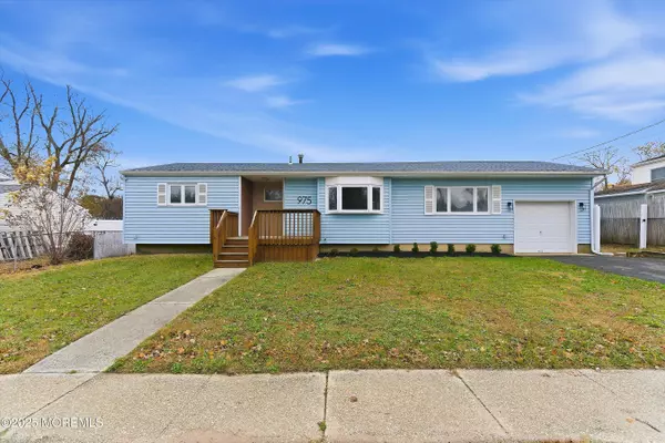 975 Hunt Drive, Toms River, NJ 08753