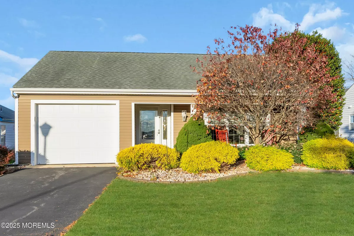 Manchester, NJ 08759,2 Weybridge Place