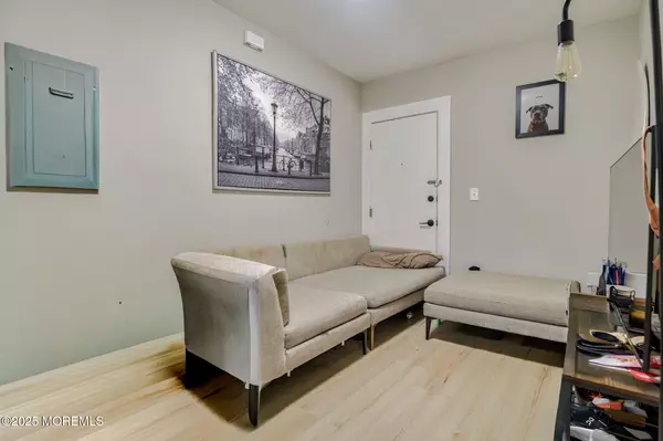 Asbury Park, NJ 07712,308 Seventh Avenue #5