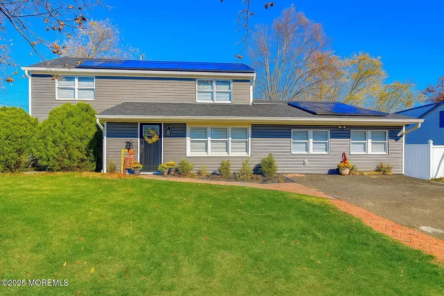 3 Avondale Lane, Aberdeen, NJ 07747