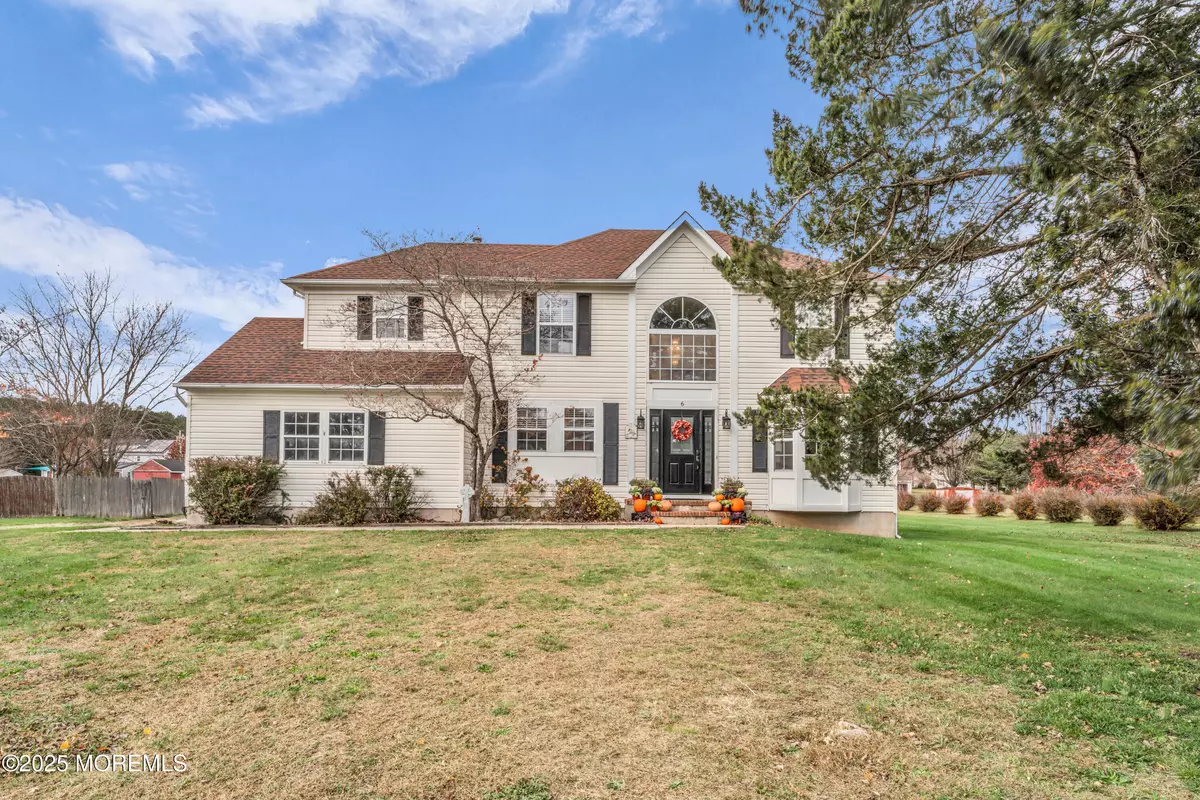 Jackson, NJ 08527,6 Hummingbird Way