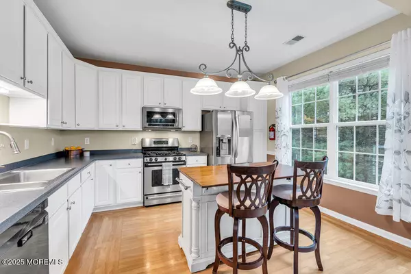 Manalapan, NJ 07726,654 Saint Andrews Place