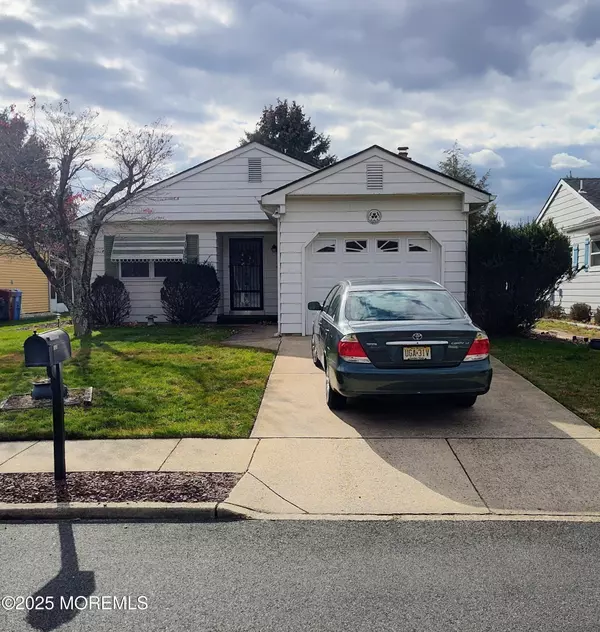 125 Rodhos Street, Toms River, NJ 08757