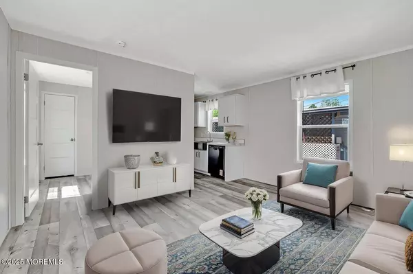 Edison, NJ 08817,2505 Woodbridge Avenue #9 L