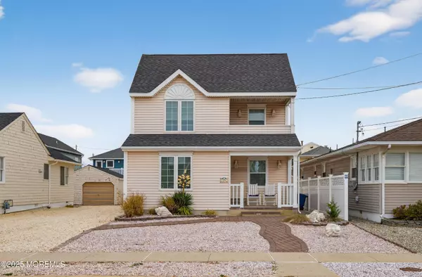 19 Haddonfield Avenue, Lavallette, NJ 08735