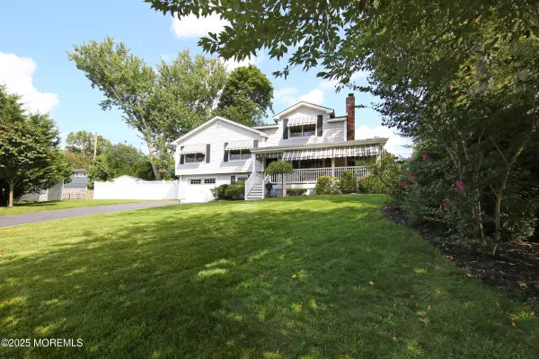 Little Silver, NJ 07739,82 Little Silver Parkway