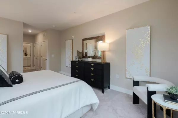 Monroe, NJ 08831,27101 Radford Court