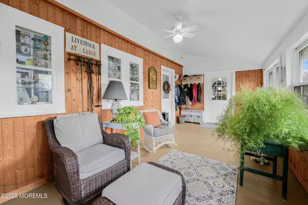 Leonardo, NJ 07737,43 Washington Avenue