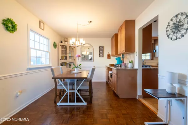 Toms River, NJ 08753,317 Teaberry Court