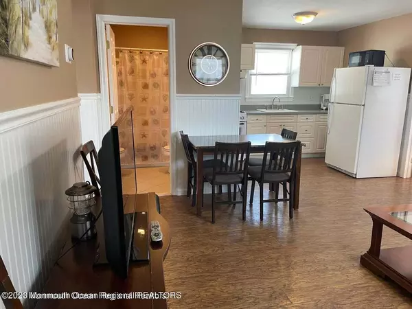 Lavallette, NJ 08735,15 Elizabeth Avenue