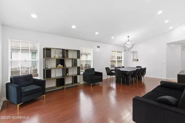 Lakewood, NJ 08701,4 Schoolhouse Lane