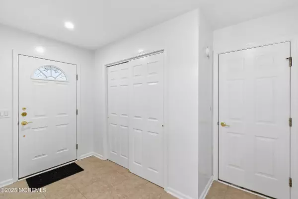 Lakewood, NJ 08701,4 Schoolhouse Lane