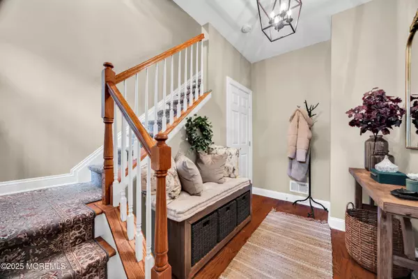 Middletown, NJ 07748,211 April Way