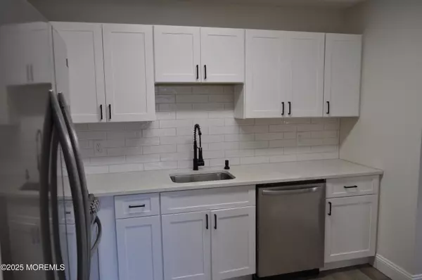 Jackson, NJ 08527,2001 Begonia Court