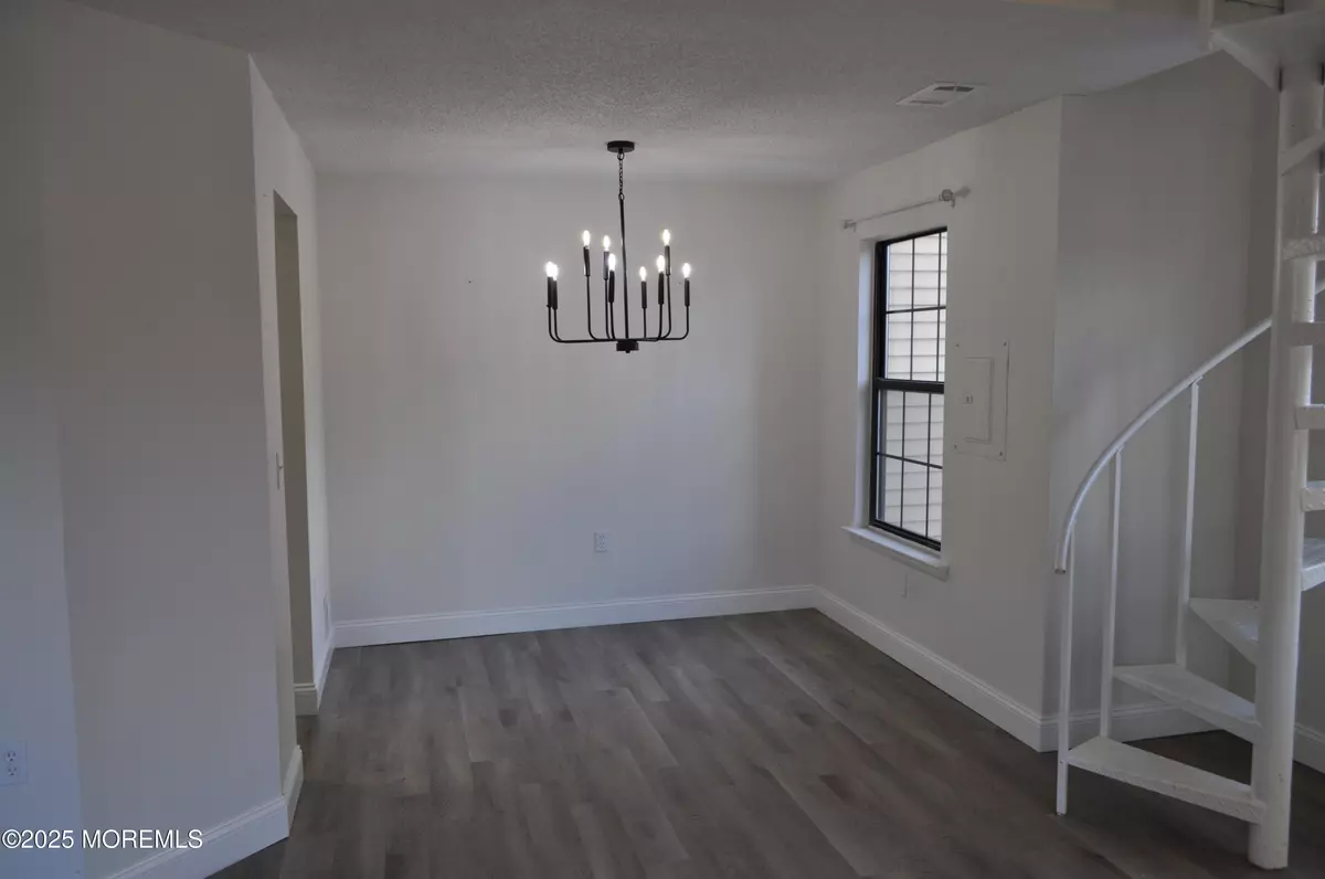 Jackson, NJ 08527,2001 Begonia Court