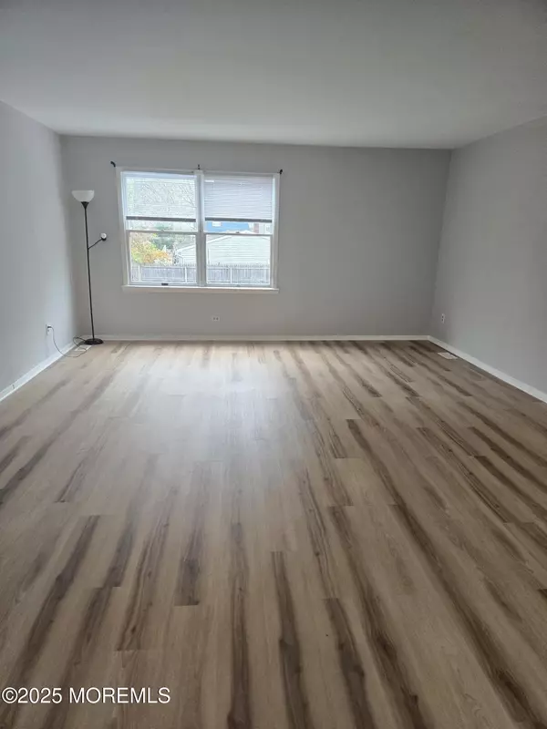 Keansburg, NJ 07734,213 Main Street #7