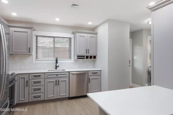 Red Bank, NJ 07701,40 Ellsworth Court