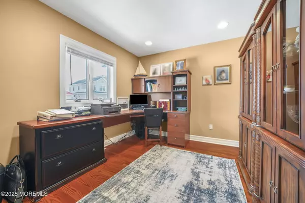 Forked River, NJ 08731,814 Ensign Drive