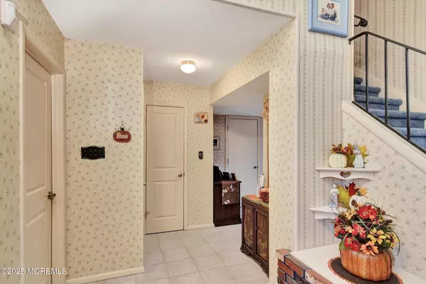 Howell, NJ 07731,7 Nantucket Court