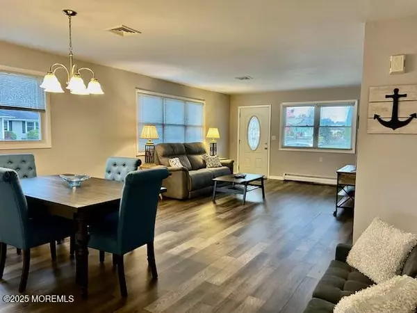 Toms River, NJ 08757,301 Saint Vincent Court