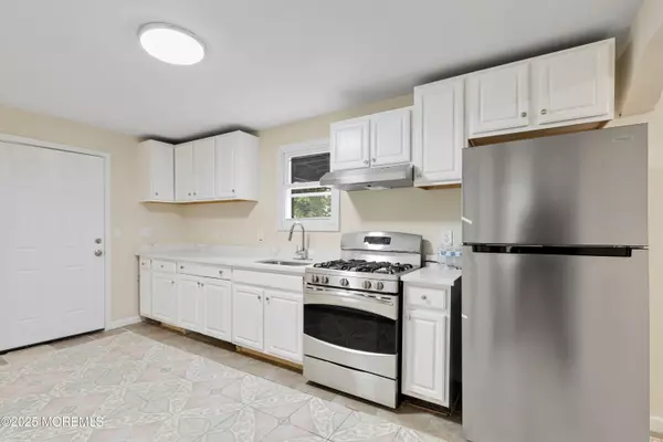 Elizabeth Port, NJ 07206,216 Delaware Street #1