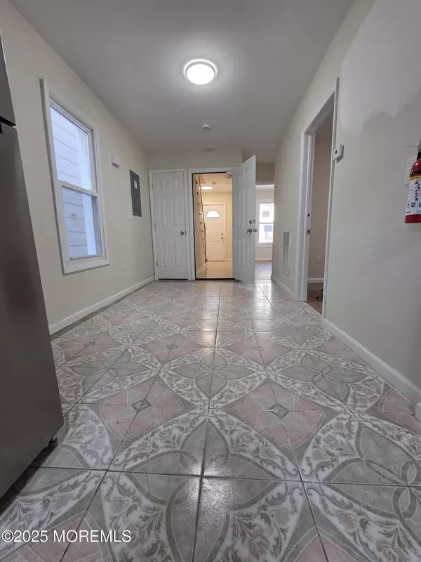 Elizabeth Port, NJ 07206,216 Delaware Street #1