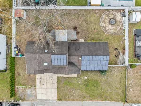 Toms River, NJ 08757,809 Grinnell Avenue