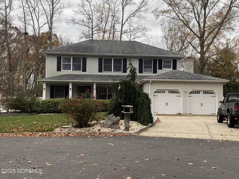 11 Walnut Court, Matawan, NJ 07747