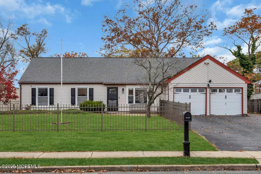 900 New Jersey Avenue, Toms River, NJ 08753