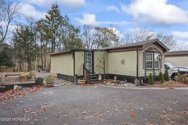 Howell, NJ 07731,6 Taft Street