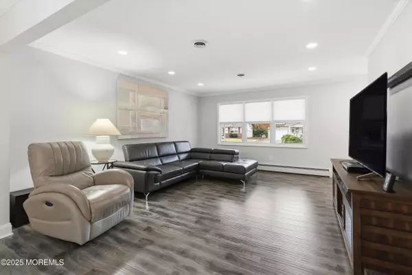 Toms River, NJ 08757,48 Whitaker Drive