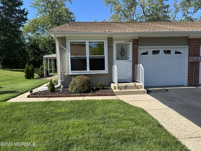 8 Yorktowne Parkway, Whiting, NJ 08759