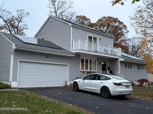 Holmdel, NJ 07733,11 Chestnut Ridge Road