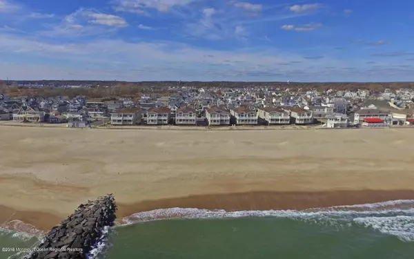 Manasquan, NJ 08736,239 Beachfront #4