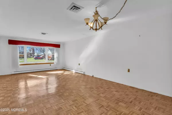 Lakewood, NJ 08701,450 Cheshire Court #D