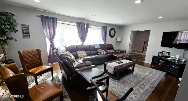 Parlin, NJ 08859,7 Stradford Road