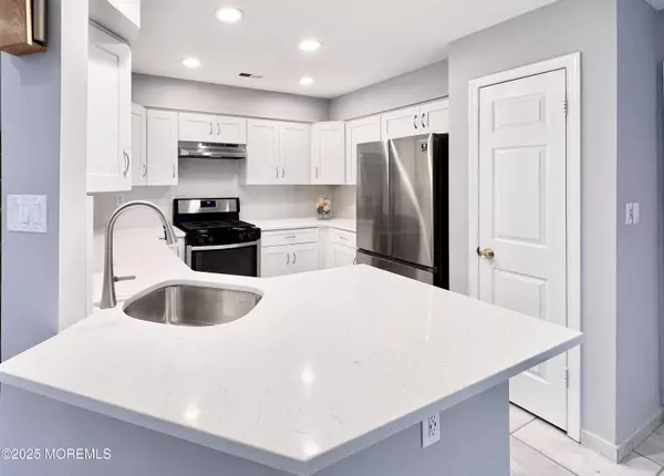 Manalapan, NJ 07726,163 Colony Lane