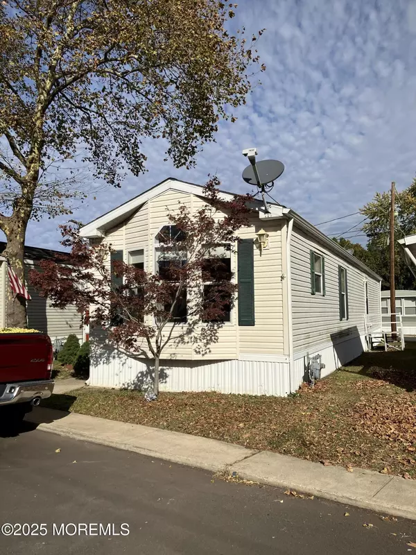 46 Randall Avenue, Hazlet, NJ 07730