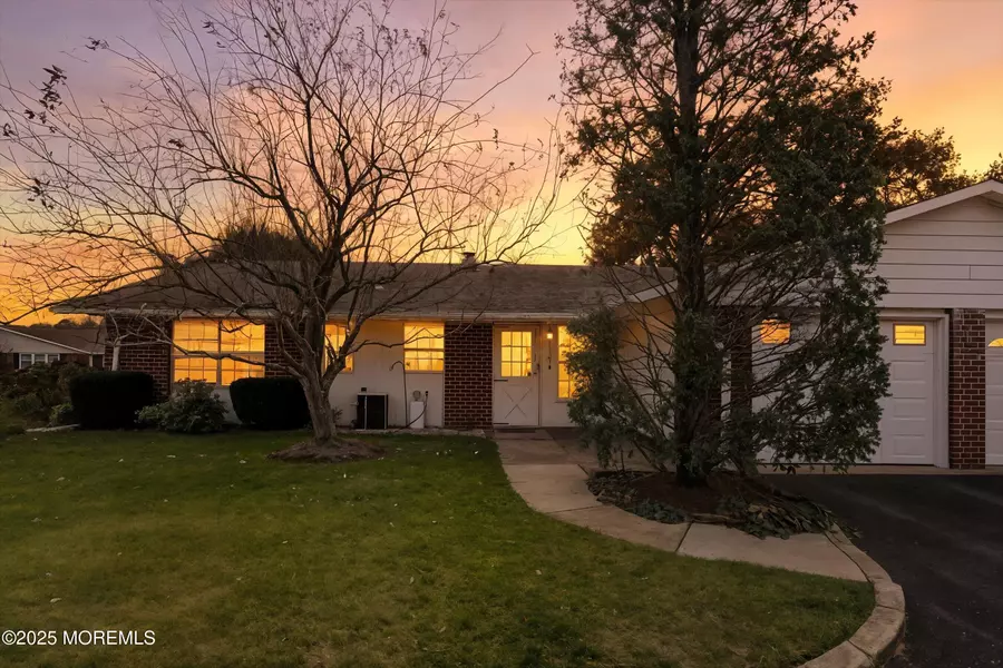 1087 Argyll Circle, Lakewood, NJ 08701